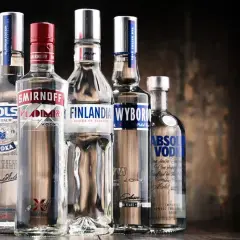 Gdzie kupić wódkę wędkarską? Sprawdź najniższe ceny online