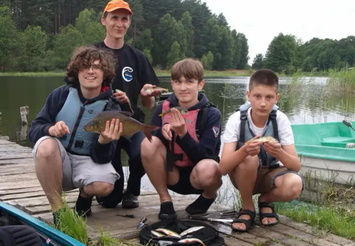 Na ile wędek można łowić z dzieckiem? Poznaj ważne przepisy wędkarskie