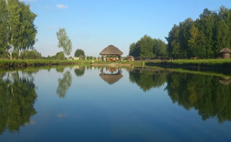 Łowisko pod dębową beczką - idealne miejsce na wędkowanie i relaks