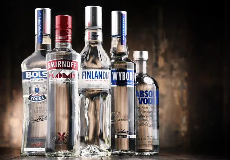 Gdzie kupić wódkę wędkarską? Sprawdź najniższe ceny online